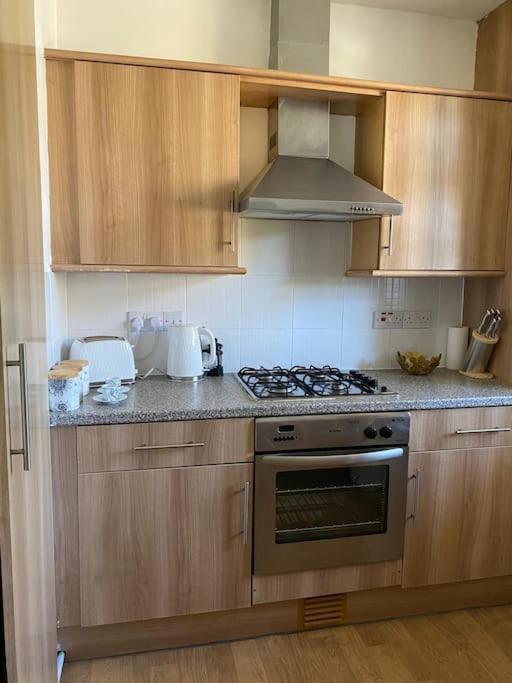 Lovely 2 Bedroom Flat In Greater ロンドン エクステリア 写真